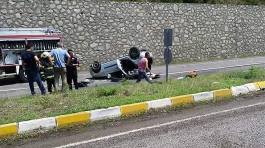 Zonguldak&rsquo;ta Kontrolden &Ccedil;ıkan Ara&ccedil; Takla Attı; 2 Yaralı