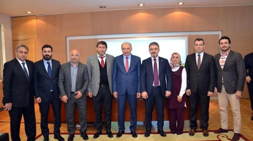 Başkan Uysal, Esenyurt&rsquo;ta Yatırım Ve Projeleri İnceledi