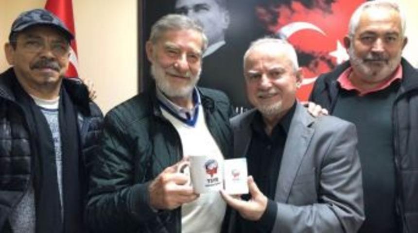 &Uuml;nl&uuml; Sanat&ccedil;ı Ahmet Mekin&rsquo;den Tsyd&rsquo;ye Ziyaret