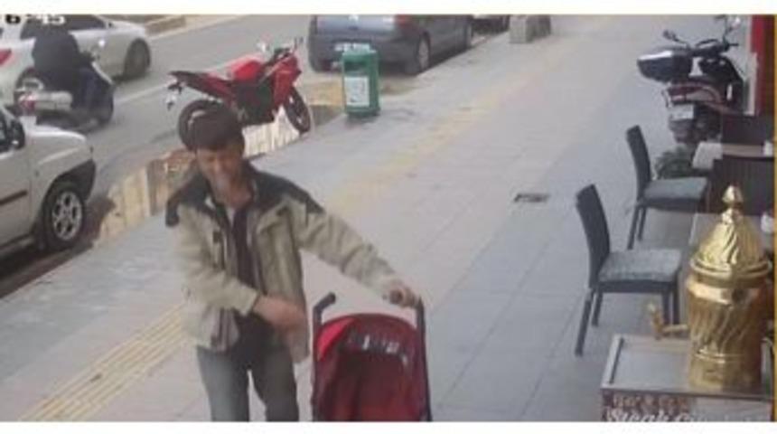 &Ccedil;aldığı Bebek Arabasını Hurdacıya 10 Tl&rsquo;ye Sattı