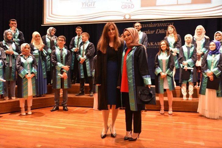 Tıp Fakültesi Mezunlarını Verdi G4