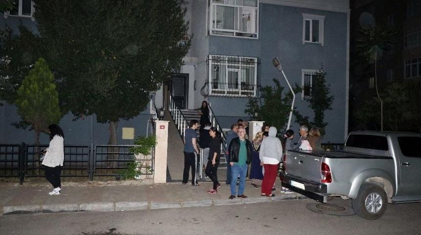 Kartal’da Bina Yangını, 8 Kişi Hastanelik Oldu