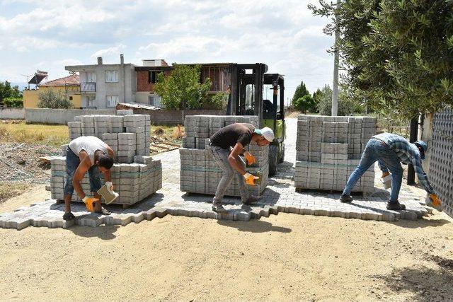 Salihli’de 4 Mahalleye 47 Bin Metrekare Parke Taş Döşendi