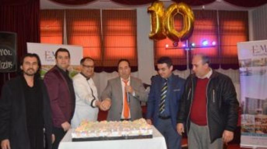 10. Yıl Pastasını Hep Birlikte Kestiler