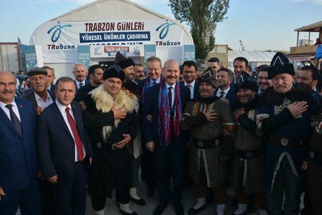 Bakan Soylu Hemşehrileri İle Ankara’da Buluştu