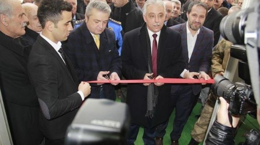 Vali Toprak, İş Yeri A&ccedil;ılışı Yaptı