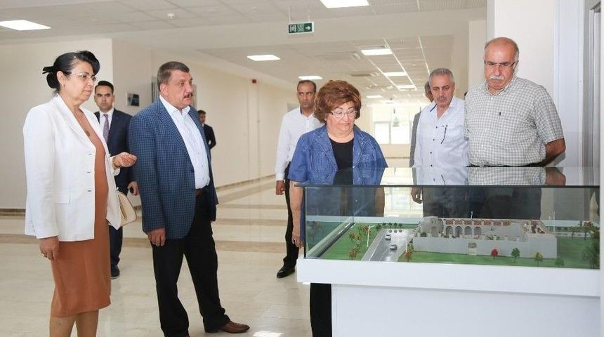 Eski Bakan Akşit&rsquo;ten Battalgazi Belediyesine Ziyaret