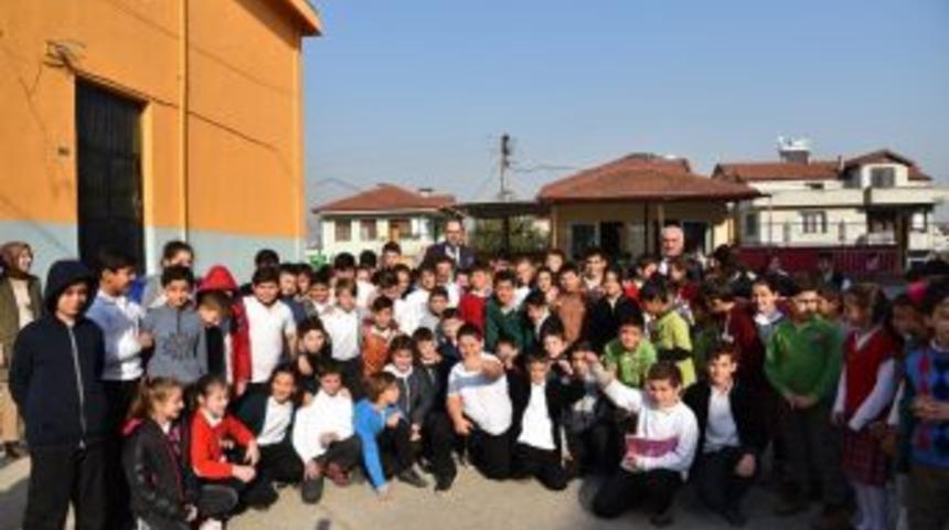 Başkan Ayaz Okulları Ziyaret Ediyor