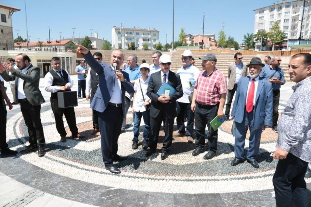 Sivaslı B&uuml;rokratlar Memleketlerinde Buluştu