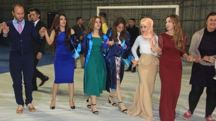 Y&uuml;ksekova Meslek Y&uuml;ksek Okulu İlk Mezunların Verdi