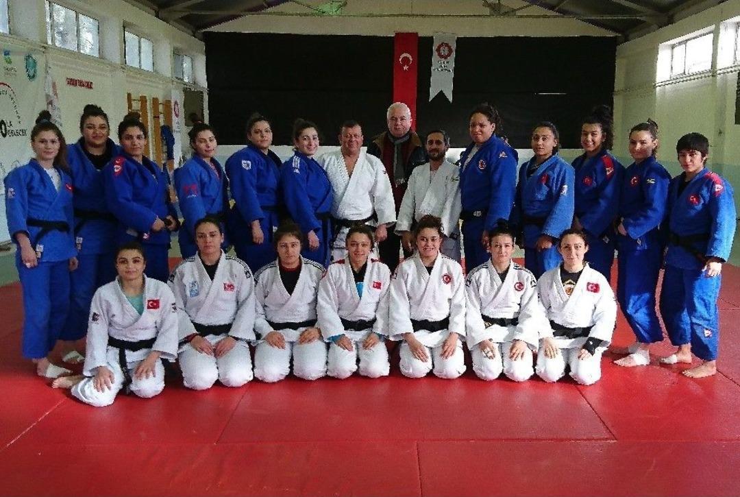 Kadın Judocular Balıkesir&rsquo;de Olimpiyatlara Hazırlanıyor