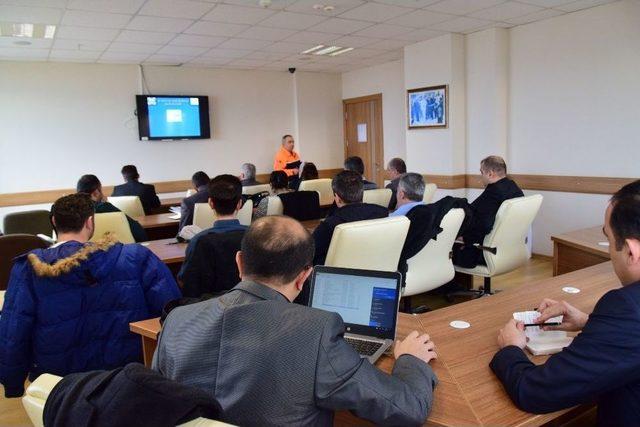 Düzce Üniversitesi’nde Afet Ve Acil Durum Eğitimi Düzenlendi