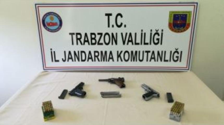 Trabzon&rsquo;da Ka&ccedil;ak Silah Operasyonu
