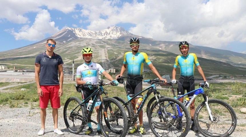 Erciyes Yabancı Bisiklet&ccedil;ilerin G&ouml;zdesi Oldu
