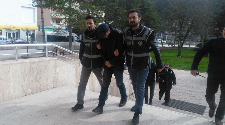 Kasa Hırsızı Polis Ekipleri Tarafından Kıs Kıvrak Yakalandı