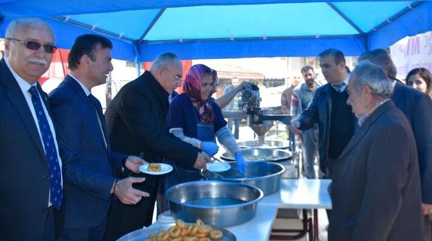 &Uuml;lk&uuml;c&uuml;ler Şehitleri Yad Etti