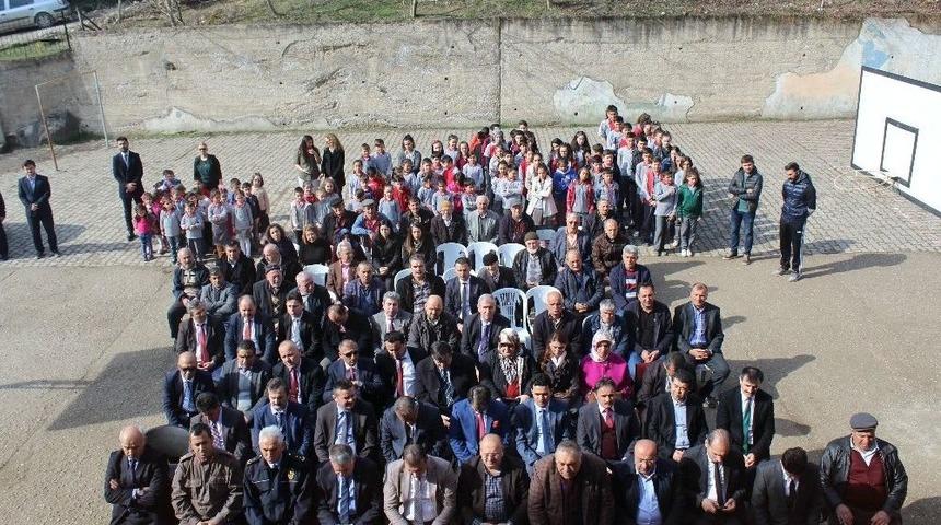 &Uuml;nye Erenyurt İlkokuluna K&uuml;t&uuml;phane