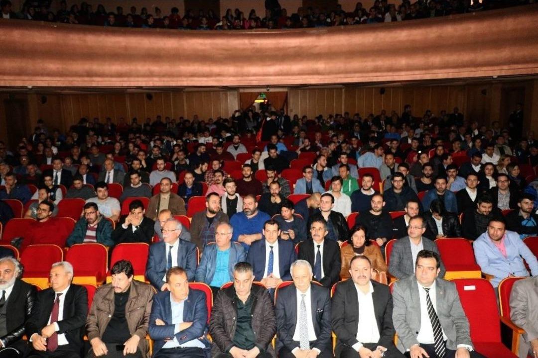 Mehmet Demirkol: &ldquo;9 Saat Okulda Vakit Ge&ccedil;irmek Sa&ccedil;malık&rdquo;