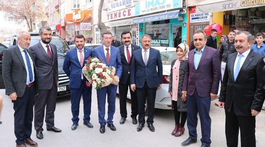 Bakan Yardımcısı &Ccedil;eklik&rsquo;ten Belediye Ve Ak Parti Teşkilatına Ziyaret