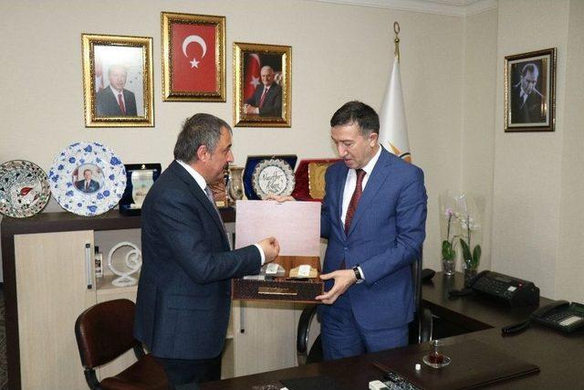 Bakan Yardımcısı &Ccedil;eklik&rsquo;ten Belediye Ve Ak Parti Teşkilatına Ziyaret 1