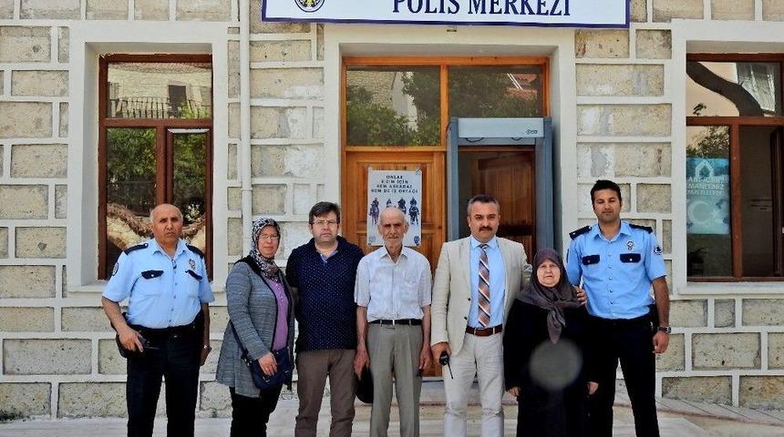 Şehit Ailesi, Oğullarının İsminin Verildiği Polis Merkezini Ziyaret Etti