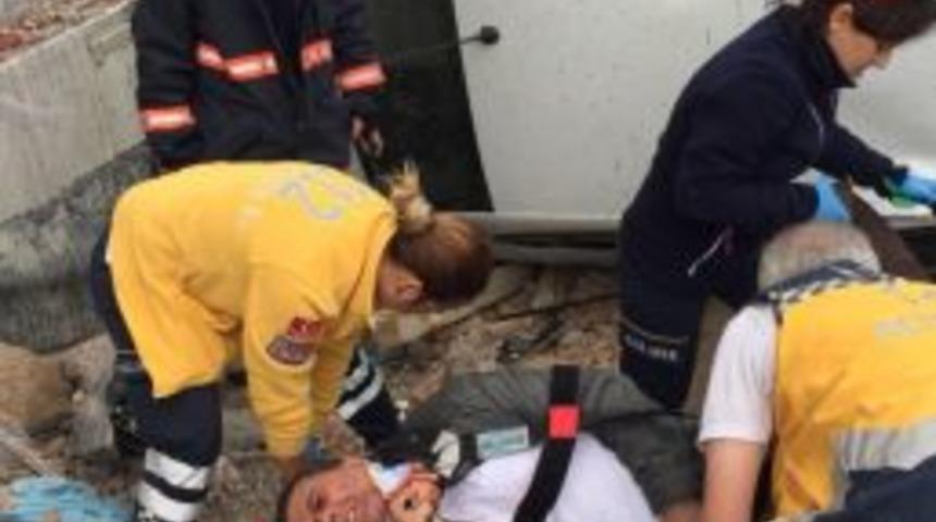 Direksiyon Hakimiyeti Kaybolan Otomobil Şarampole Yuvarlandı: 1 Yaralı