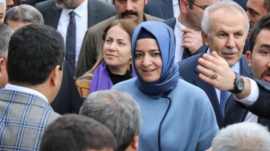 Bakan Kaya, Reyhanlı&rsquo;da Şehit Aileleri İle Bir Araya Geldi