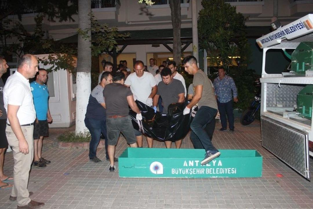 Turizmci Otel Odasında &Ouml;l&uuml; Bulundu