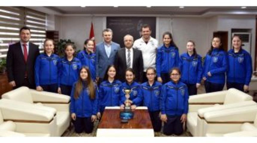 Kupa Sevin&ccedil;lerini Başkan Kayda İle Paylaştılar