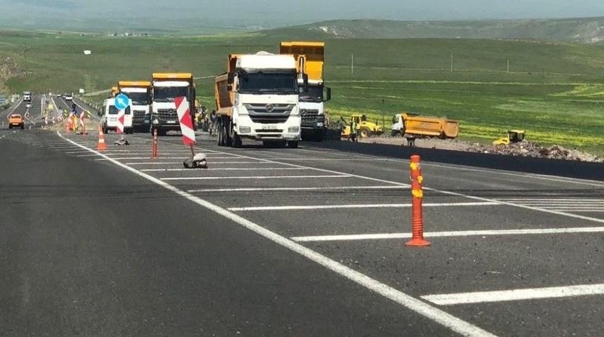 Kars’ta Karayolları Bölge Müdürlüğü Yol Çalışmalarını Hızlandırdı
