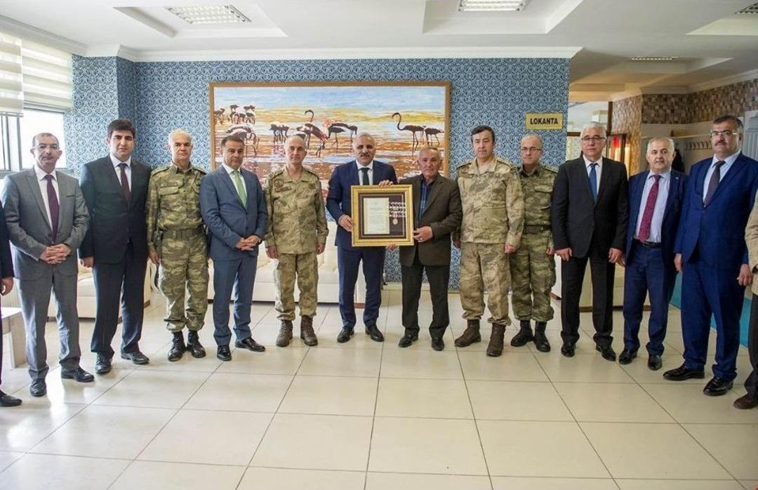 Vali Zorluoğlu, Erciş&rsquo;te Şehit Ailelerini Ziyaret Etti