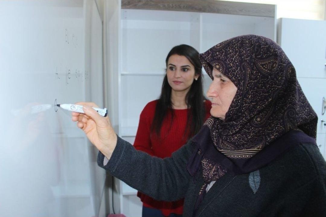 Okuma Yazma Seferberliği Yoğun İlgi G&ouml;r&uuml;yor