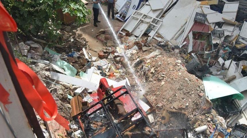 Kısa S&uuml;reli Yangın Paniğe Neden Oldu