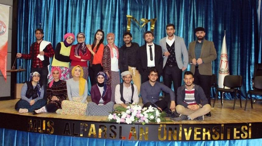 Muştit Sahne İçin Hazırlıklarını Sürdürüyor