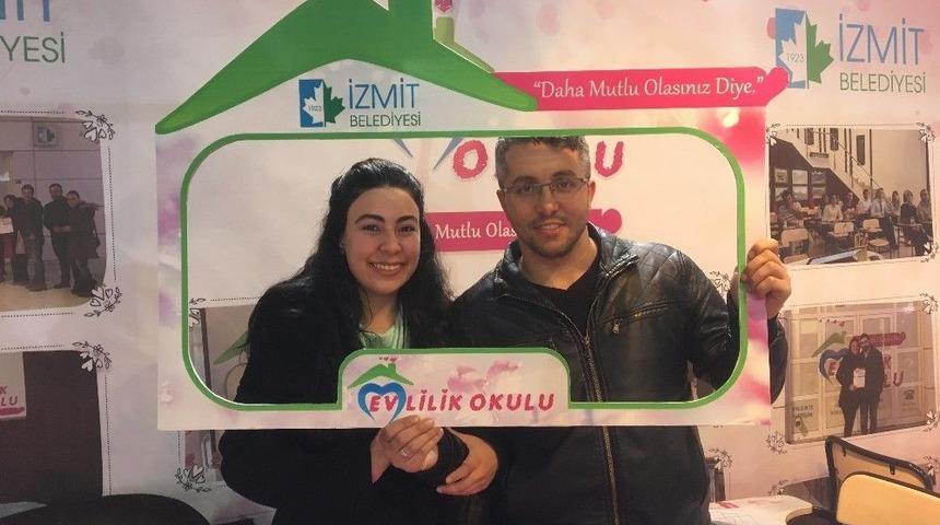 &Ouml;nce Okula, Sonra Nikah Masasına