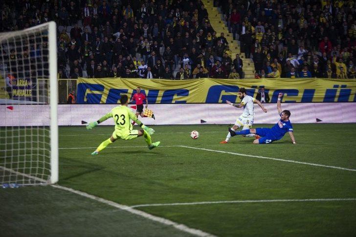 Spor Toto 1. Lig: Mke Ankaragücü: 2 - Çaykur Rizespor: 4 G4