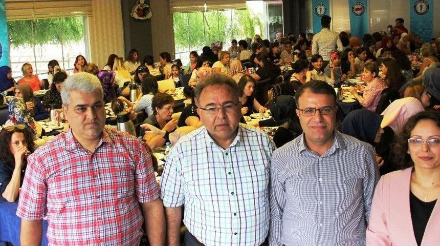 Aydın Sağlık-sen Ebe Ve Hemşire &Uuml;yelerinin Anneler G&uuml;n&uuml;&rsquo;n&uuml; Kutladı