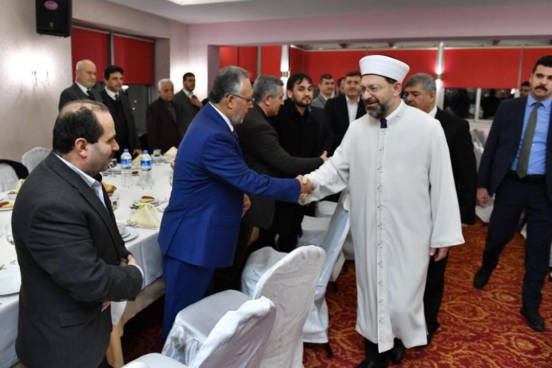Diyanet İşleri Başkanı Erbaş, Hatay&rsquo;da Kanaat &Ouml;nderleriyle Bir Araya Geldi
