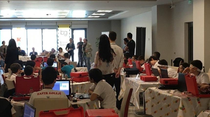 T&uuml;rkiye&rsquo;nin Bilişim İle &Uuml;reten &Ccedil;ocukları Hackidhon&rsquo;da Yarıştı