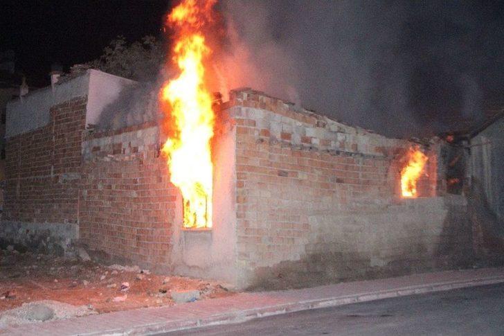 Kullanılmayan Ev İki Hafta İçerisinde İkinci Kez Yandı G3