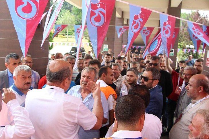 Trabzonspor Olağanüstü Genel Kurulu’nda Öncesi Gerginlik G1