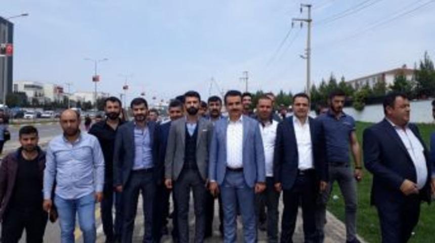 &Ouml;zateş, Gen&ccedil;lerle Temay&uuml;l Yoklamasına Katıldı