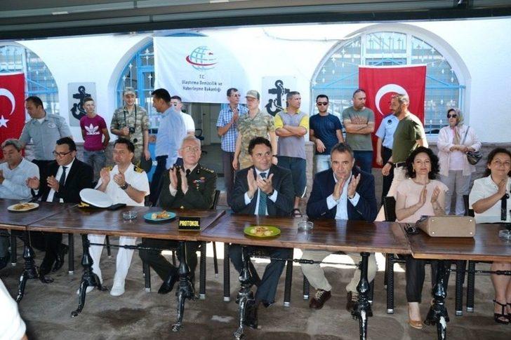 Yağlı Direkten Bayrak Almak İçin Yarıştılar G3