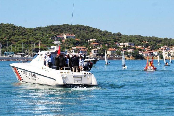 Yağlı Direkten Bayrak Almak İçin Yarıştılar G5