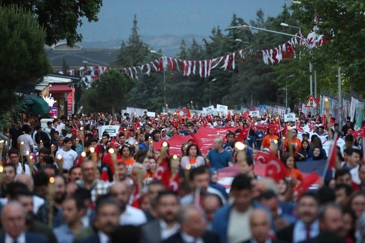 Meşale Yürüyüşü İle Başlayan Spor Oyunlarında Sinan Akçıl Sürprizi G3