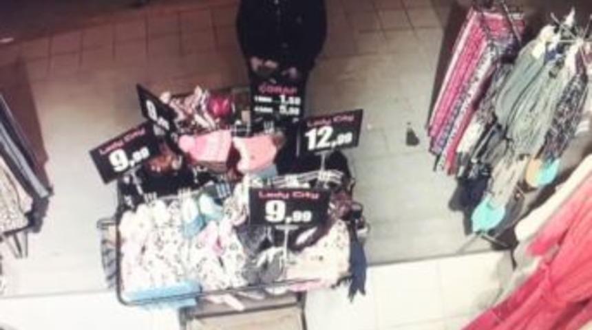 (&ouml;zel Haber) Bereyi &Ccedil;alarken Kameralara Yakalandı