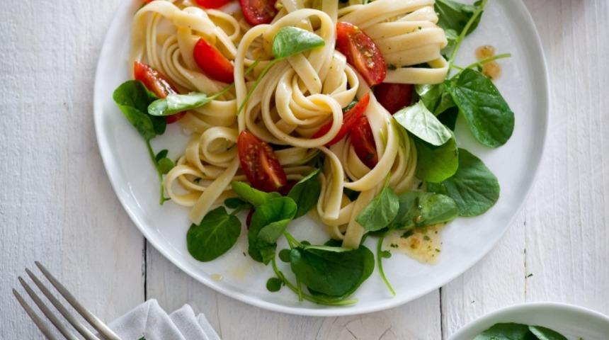 Rokalı Domatesli Makarna