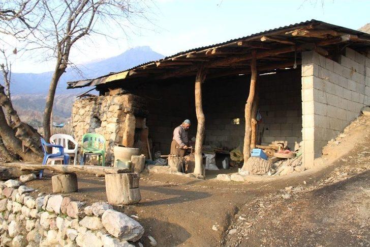 Sınırda 50 Yıldır Demir Dövüp Ekmeğini Çıkartıyor G3