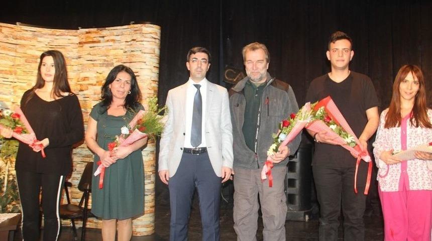 Belediyeden Uyuşturucuya Karşı Tiyatro Gösterisi