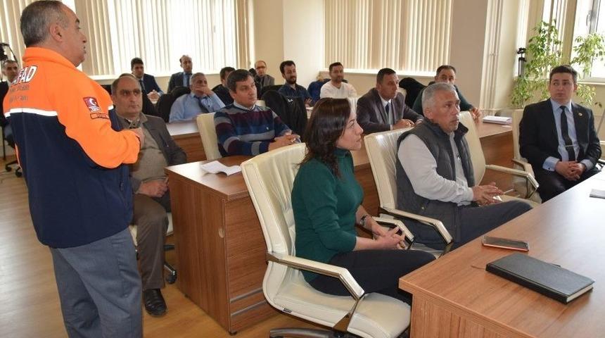 &Uuml;niversitede Afet Ve Acil Durum Eğitimi D&uuml;zenlendi